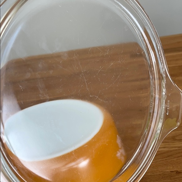 Pyrex butterfly gold casserole dish - Picture 11 of 11